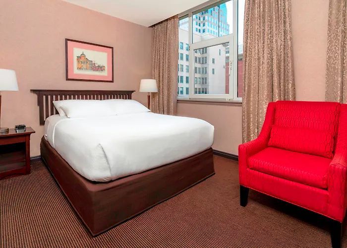 Cheap hotel: Ramada Limited Downtown Vancouver