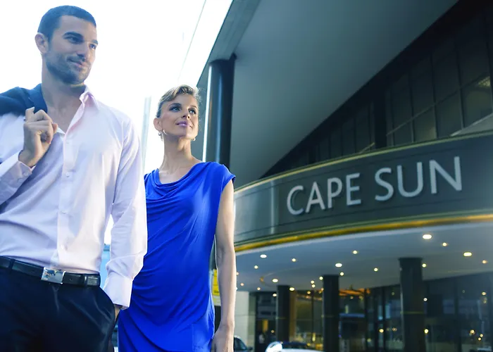 Hotel with pool: Southern Sun Cape Sun