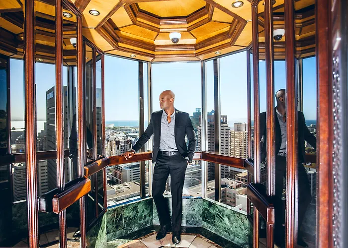 Hotel with pool: Southern Sun Cape Sun