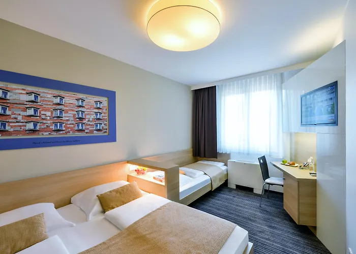 Hotel with Tennis: Ahotel Ljubljana