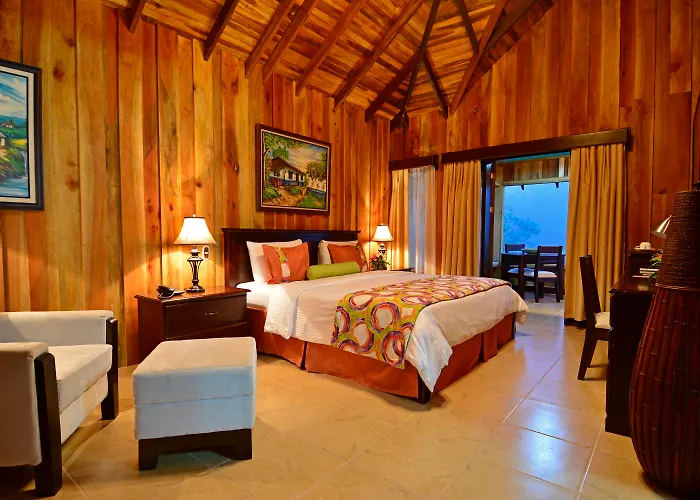 Central hotel: Hotel Lomas Del Volcan
