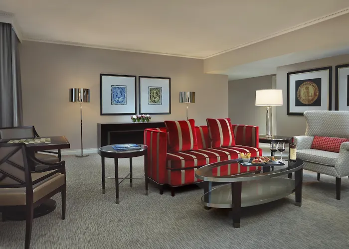 Hotel 5 estrelas: The Omni King Edward Hotel