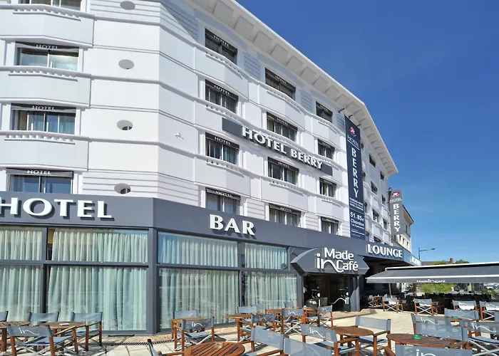 Hotel The Originals City Le Berry - Proche Centre-Ville - Gare