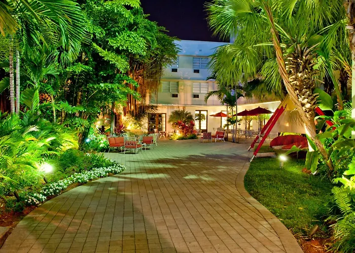 Hotel con tenis: Dorchester Hotel & Suites