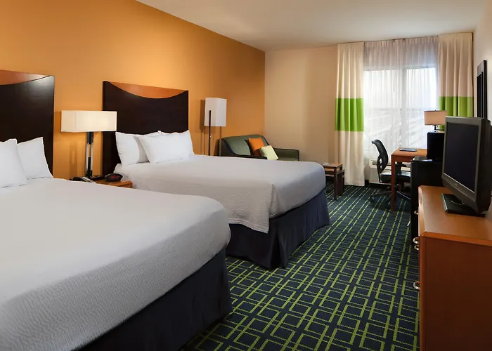 Luxury hotel only: Fairfield Inn Suites By Marriott Orlando At Seaworld