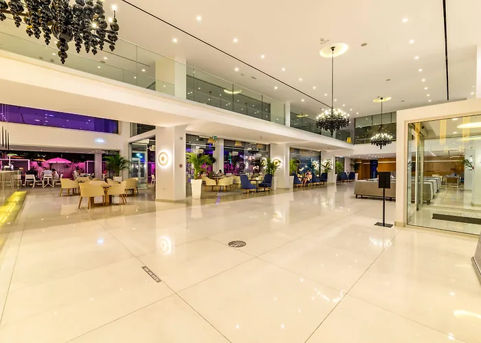Hotel céntrico: Seasons Hotel (Adults Only)