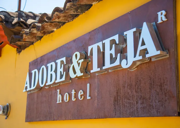 Central hotel: Hotel Adobe & Teja