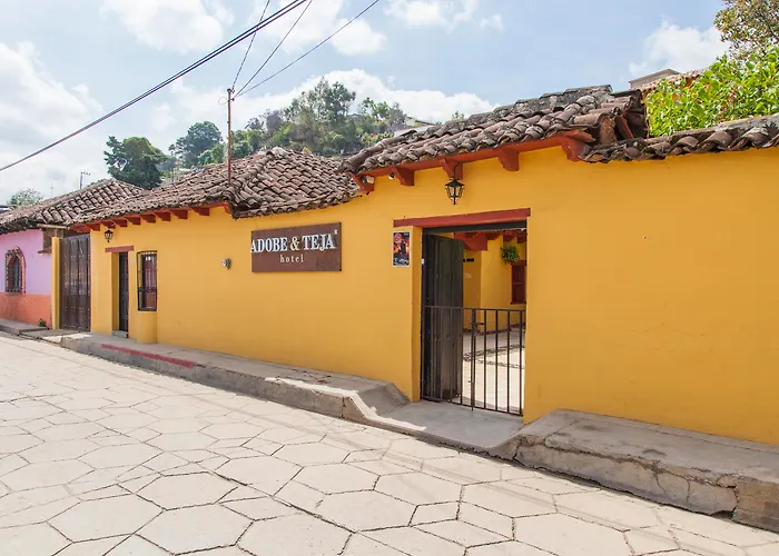 Central hotel: Hotel Adobe & Teja