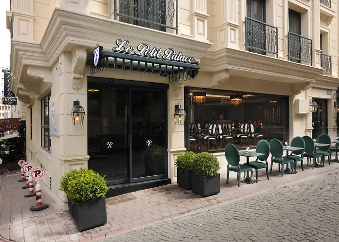 Le Petit Palace Hotel - Special Category