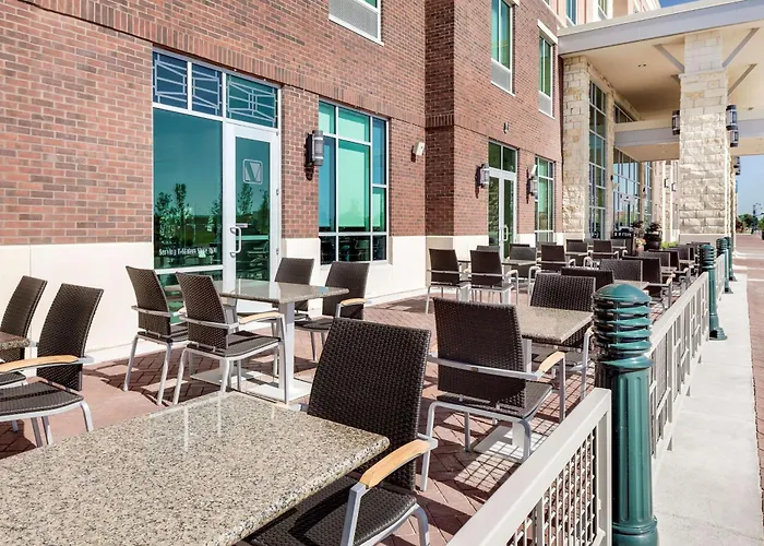 Hotel with pool: Hilton Garden Inn Manhattan Kansas