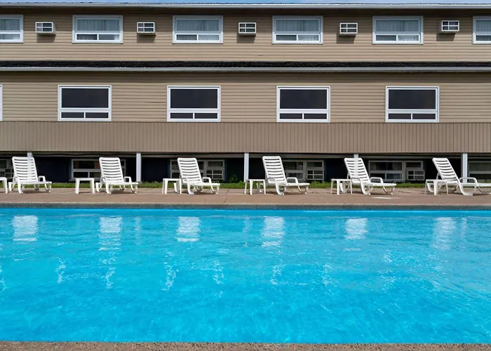 Jacuzzi hotel: Days Inn By Wyndham Fredericton