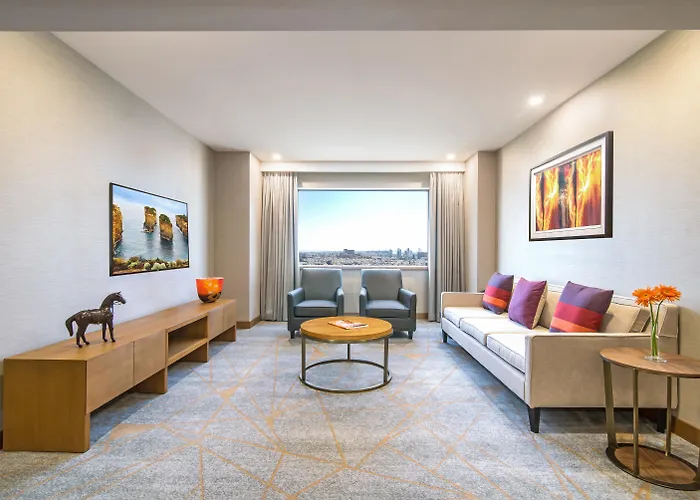 Condo: Hyatt Regency Galleria Residence Dubai