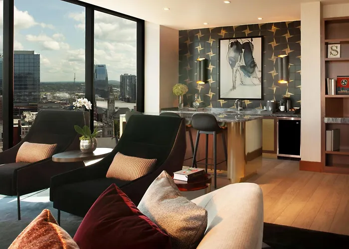 Luxury hotel only: Grand Hyatt Nashville