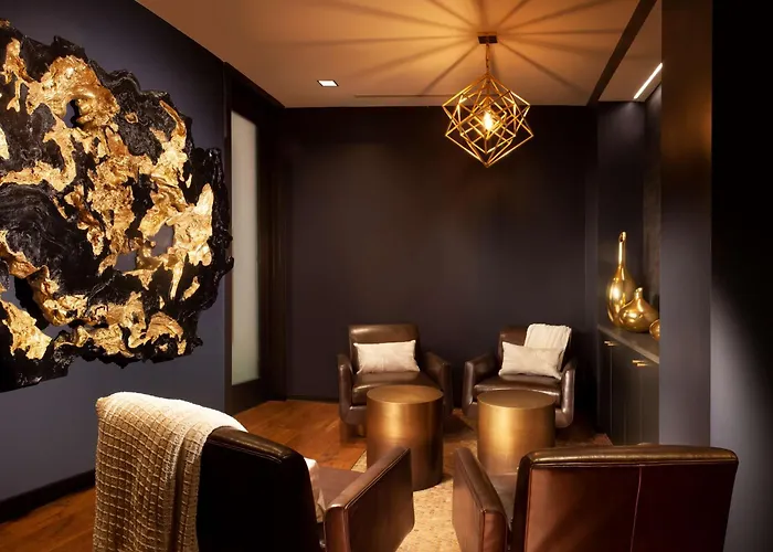 Luxury hotel only: Grand Hyatt Nashville