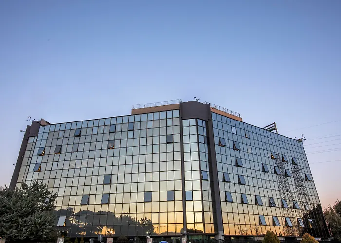Hotel with Tennis: Mercure Roma Cinecitta