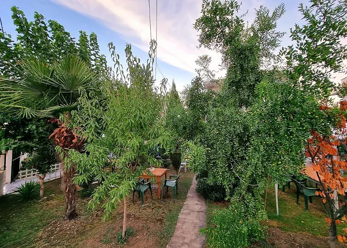 Guest House Vila Elezi