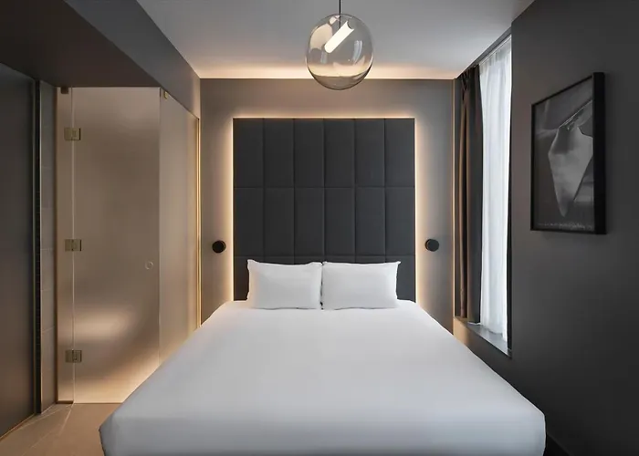 Pet Friendly hotel: Hotel Amano Covent Garden