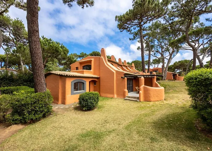 Pet Friendly hotel: Onyria Quinta Da Marinha Villas
