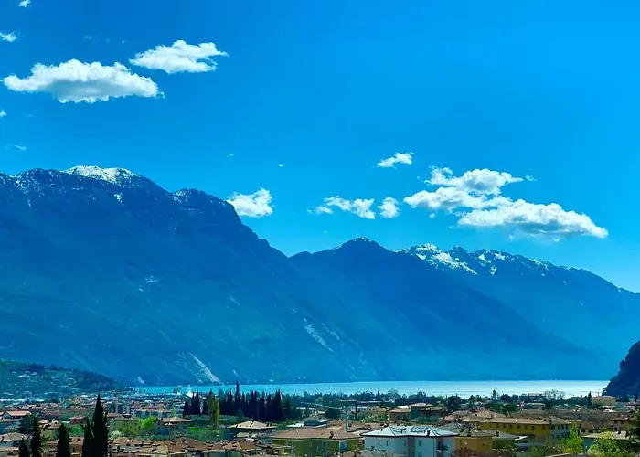 Hotel Jacuzzi: Visioni Lake View Rooms & Breakfast - Adults Friendly