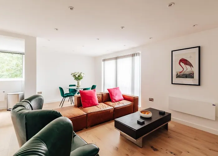 Pet Friendly hotel: Charlecote House