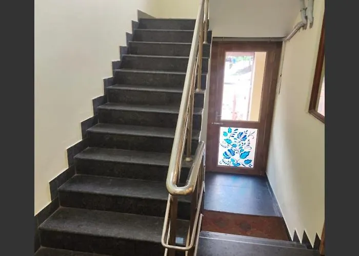 4 star hotel: Geetha Residency