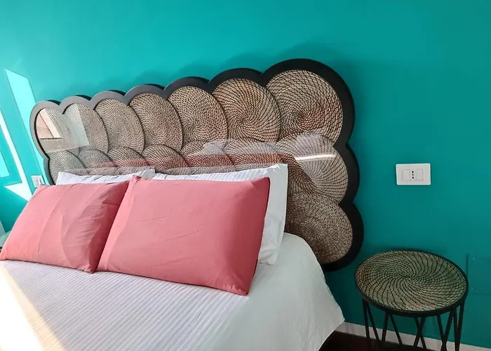 Liotru Maisonne, Rooms With En-Suite Bathroom And Shared Bathroom