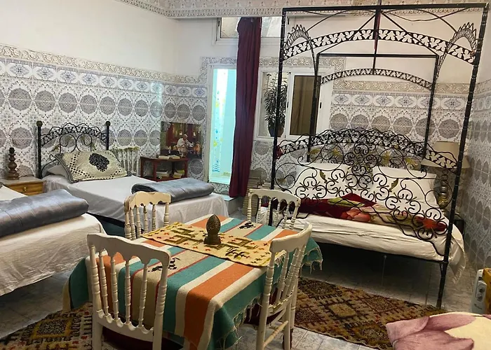 Hotel pres du College: Fes Hostel Home