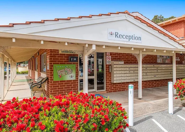 Dog friendly hotels Banksia Tourist Park