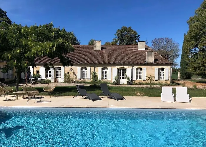  Orangerie Et La Chartreuse Du Domaine De La Graulet