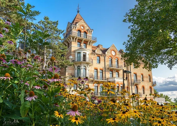 Central hotel: The Petersham
