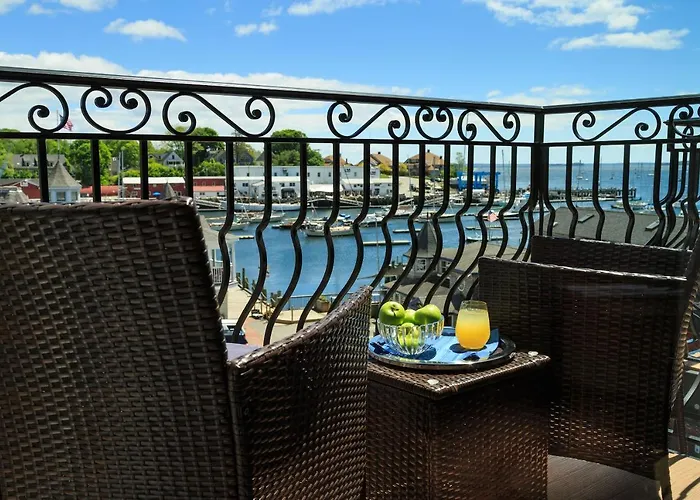 In Luxury hotels 16 Bay View