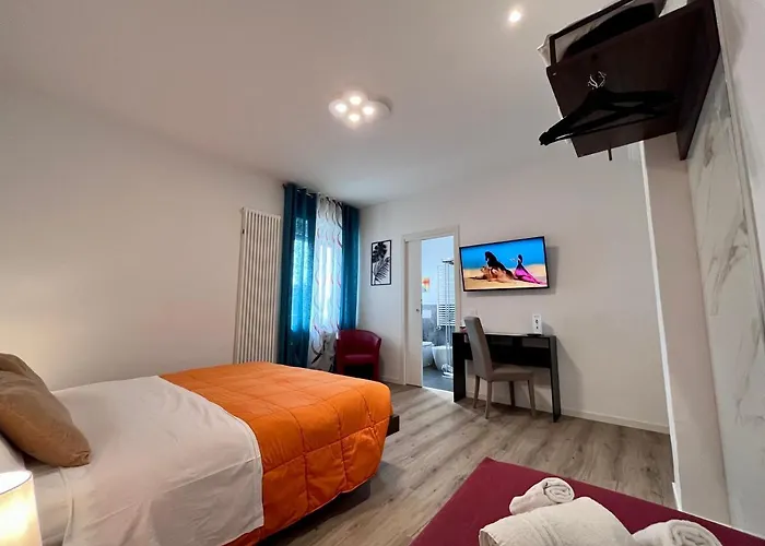  Verona Rooms 109