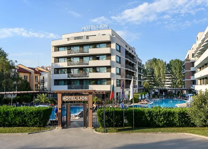 Pet Friendly hotel: Lion Sunny Beach Hotel