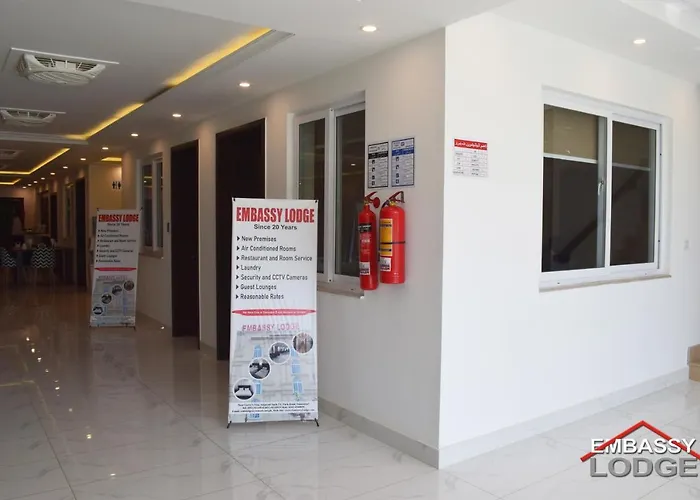 Hotel with Tennis: Embassy Lodge