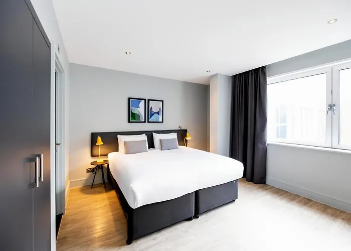 Airport Hotel: Staycity Aparthotels London Greenwich High Road