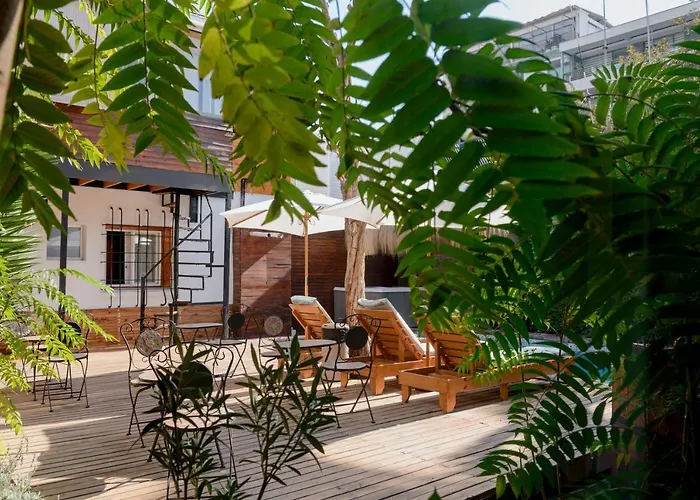 Verde Madera Hostel B&B
