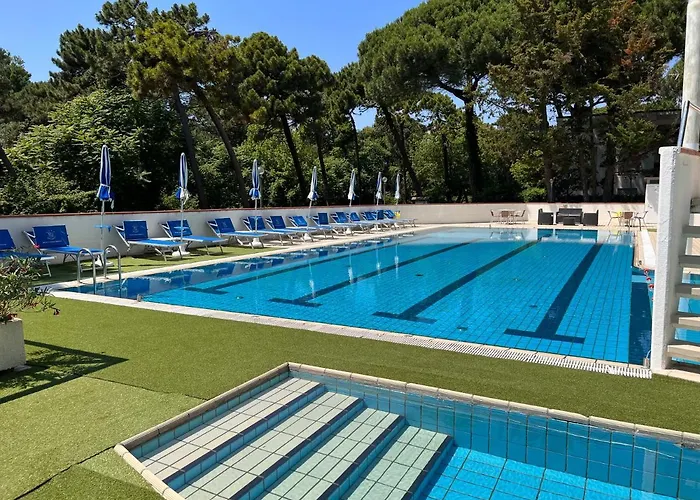 Resort: G&D Hotel Deanna Pool&Brunch