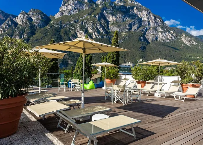 s Garda Lake