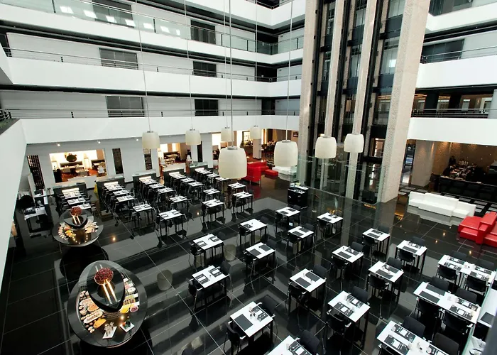 Hotel con piscina: Hilton Madrid Airport