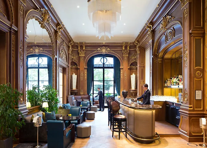 Hôtel accueillant les animaux: The Peninsula Paris