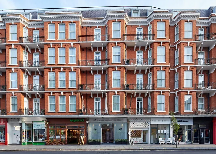 Hotels With Four Stars Cheval Harrington Court At South Kensington