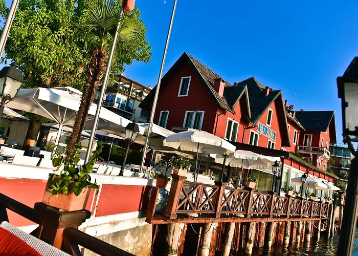 Luxury hotel only: Hotel Villa Laguna