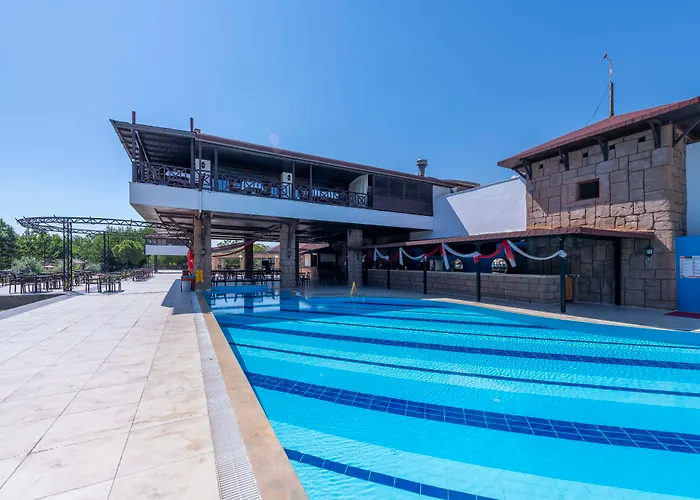 Luxury hotel only: Armas Labada