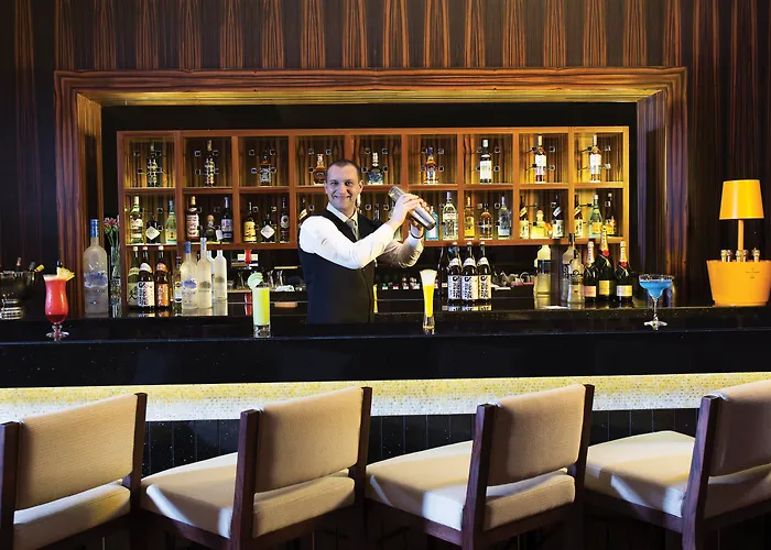 Beach hotel: Anantara Downtown Dubai