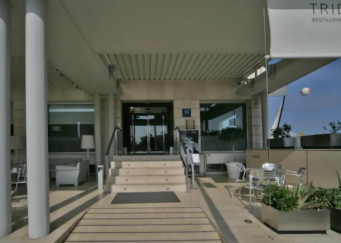 Luxury hotel only: Hotel Neptuno Playa & Spa