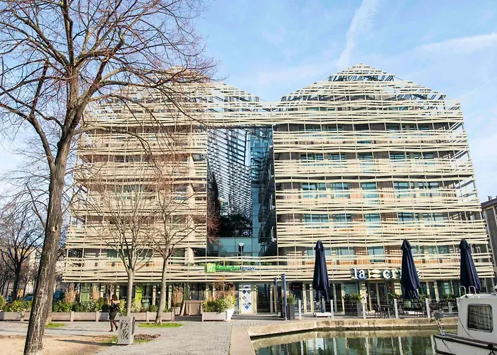 Hotel com tênis: Holiday Inn Express Paris-Canal De La Villette By Ihg
