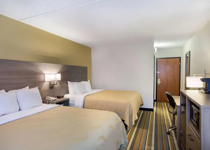 Hotel with pool: Quality Inn Albany Colonie