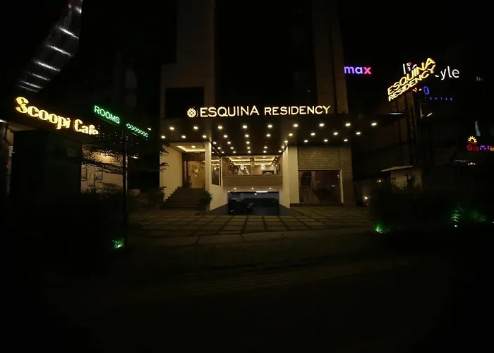 Esquina Residency