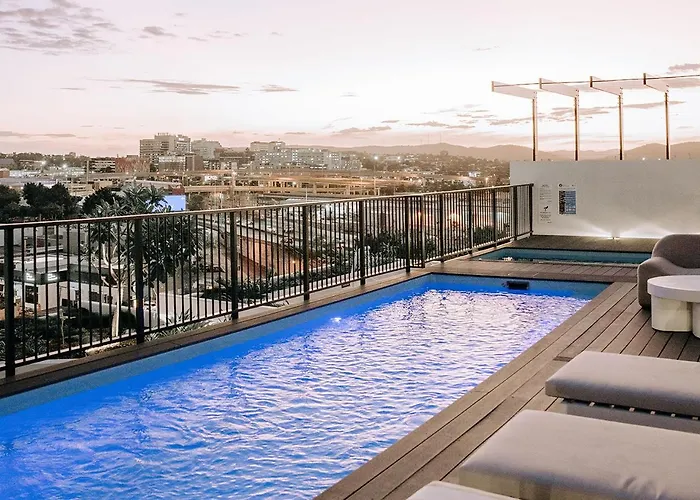 Hotel with view: Rambla At Perry House