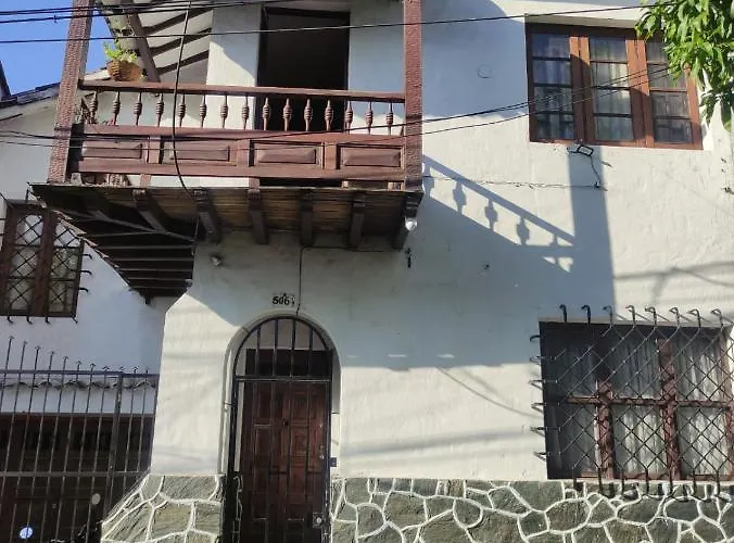Prado Colonial